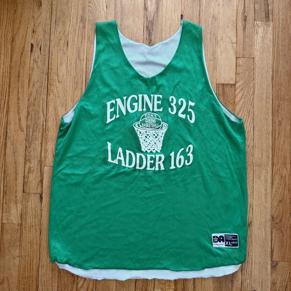 Vintage reversible Green and white sports basketball singlet jersey pinnie
